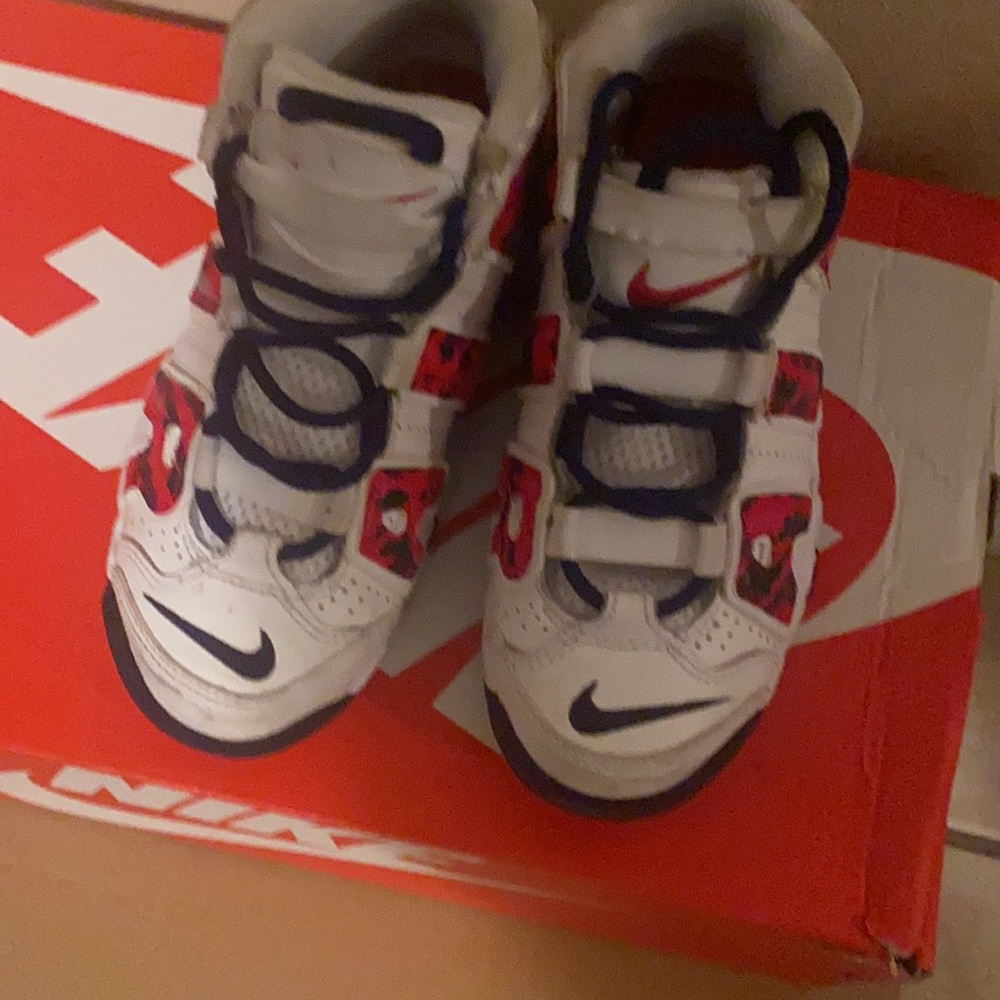 Air - Picture 2 of 2